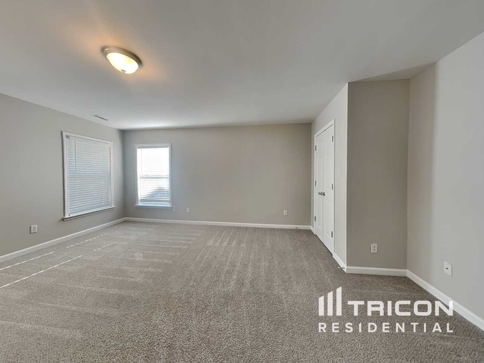 Building Photo - 8953 Crestview Cir
