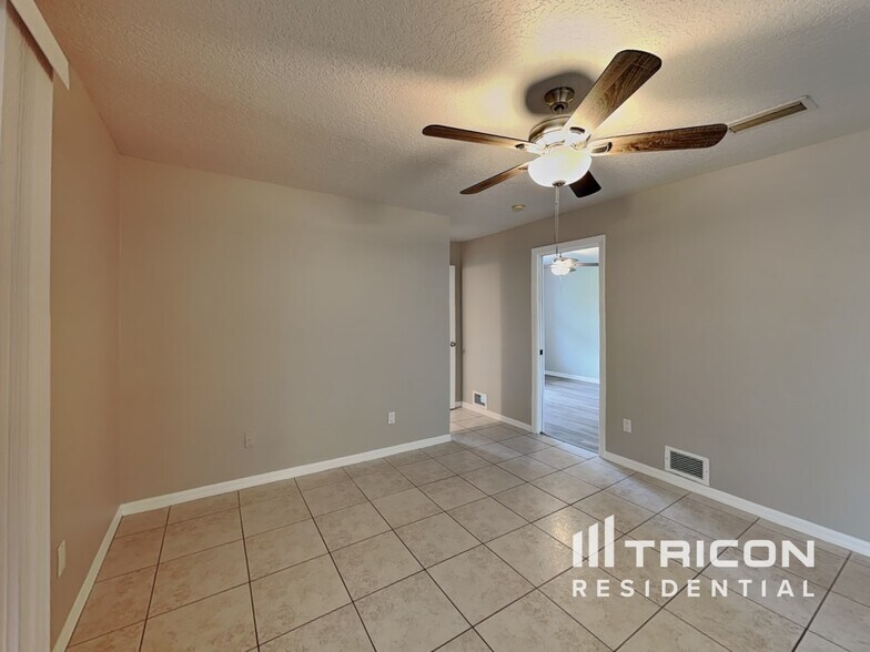 Building Photo - 99 Sandhurst Dr