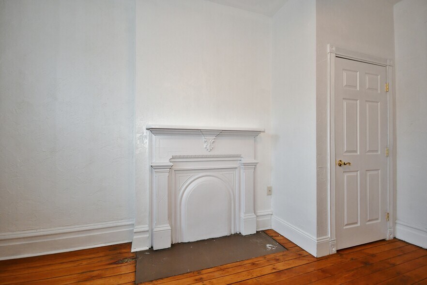 Building Photo - 121 S 16th St