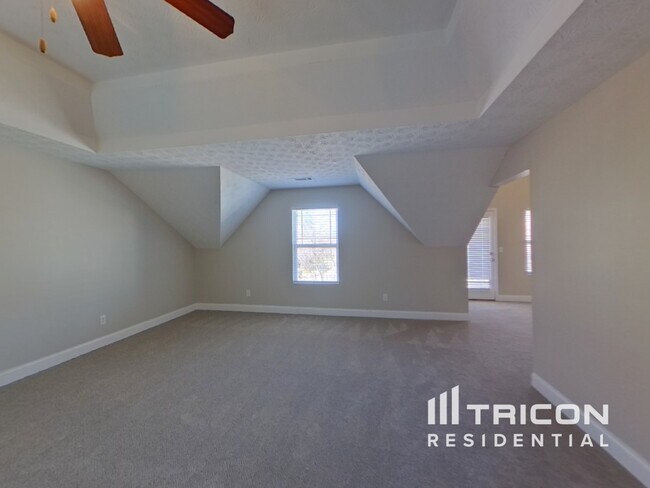 Building Photo - 232 Daisy Cir