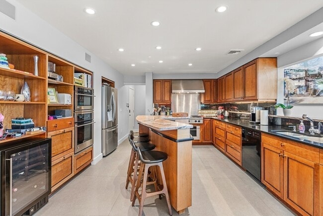 Building Photo - 37 Beverly Rd