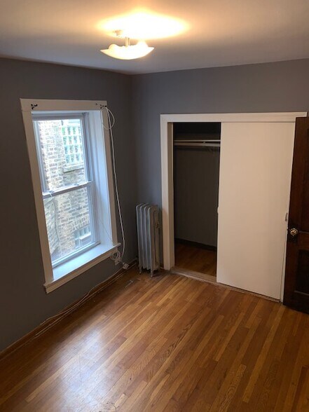 Bedroom 1A - 2044 W Birchwood Ave