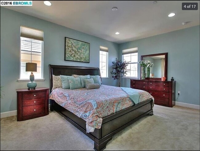 Building Photo - $3,690 - GORGEOUS 3 BEDROOM HOME IN EAST D...