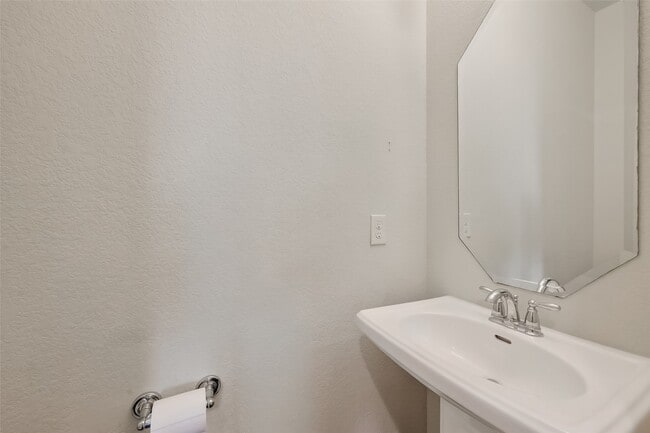 Building Photo - 18122 Alora Springs Trace