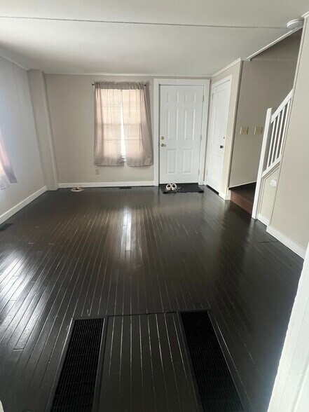 Building Photo - 255 Allen St