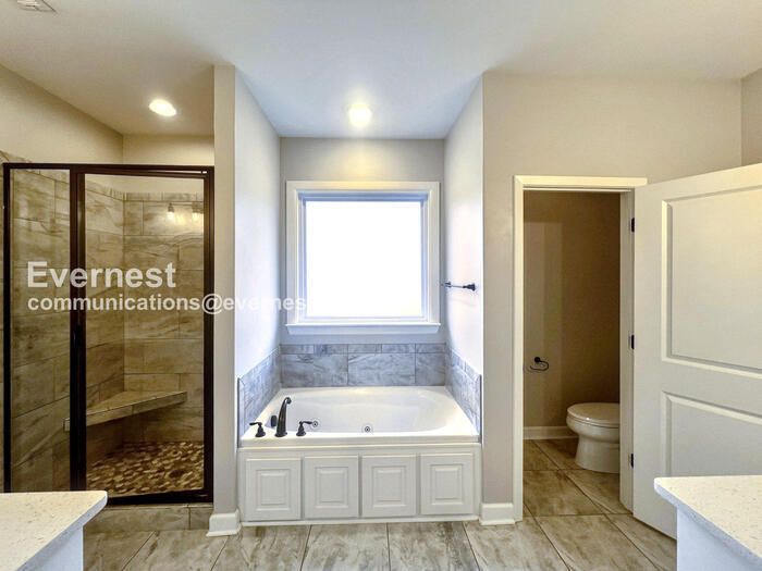 Building Photo - 613 Creekside Cove