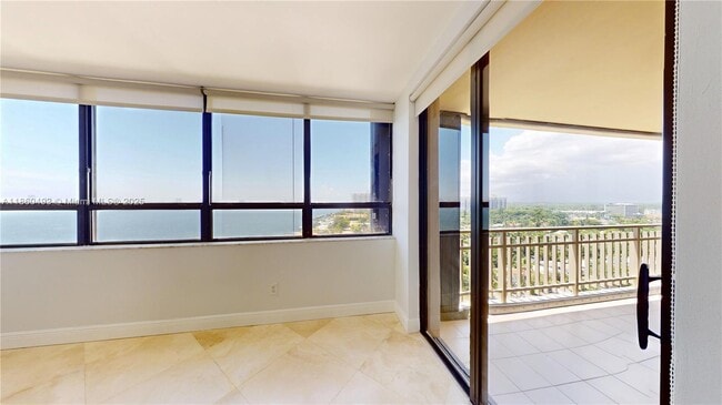 Building Photo - 11113 Biscayne Blvd