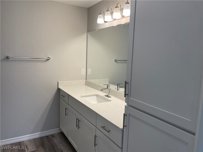 Building Photo - 2325 NW 9th Ave