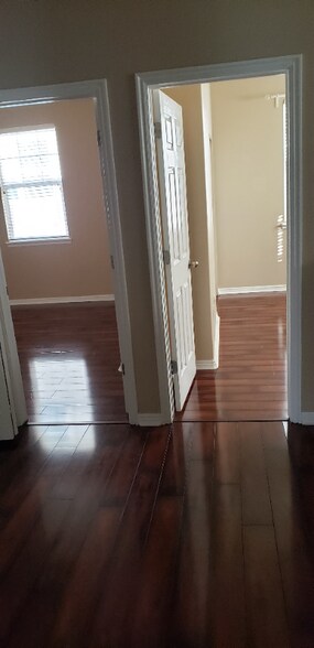 Building Photo - 10997 Maple Forest Way