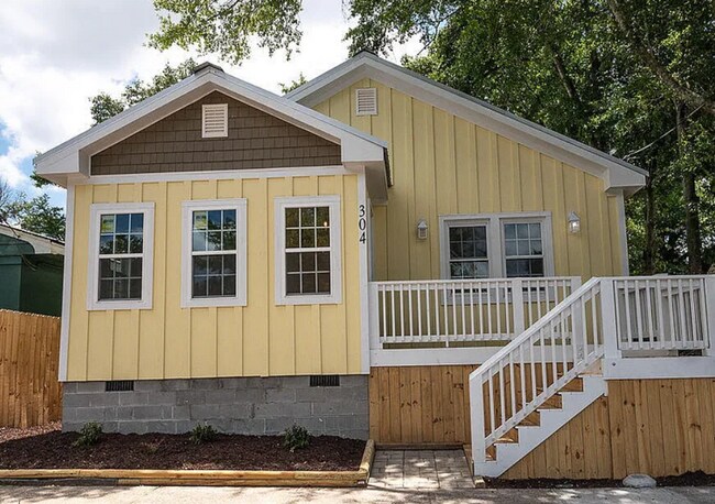 Building Photo - 304 Kidder St