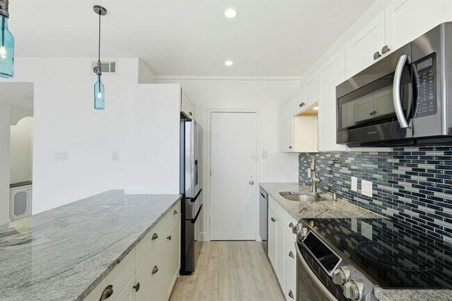 Building Photo - 1801 Lavaca St