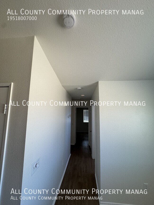 Building Photo - 58439 Palisade Dr
