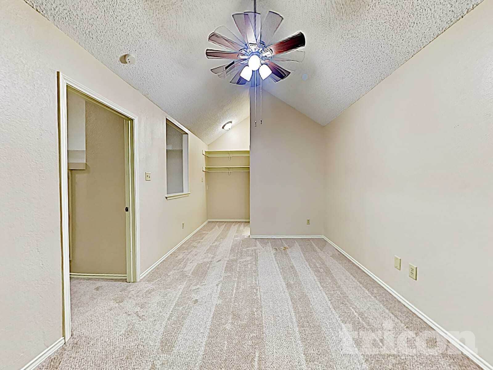 Building Photo - 1304 Farley Dr