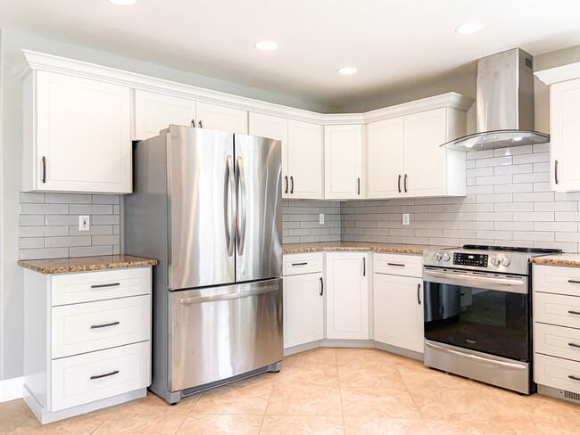 Building Photo - 2211 Morency Dr