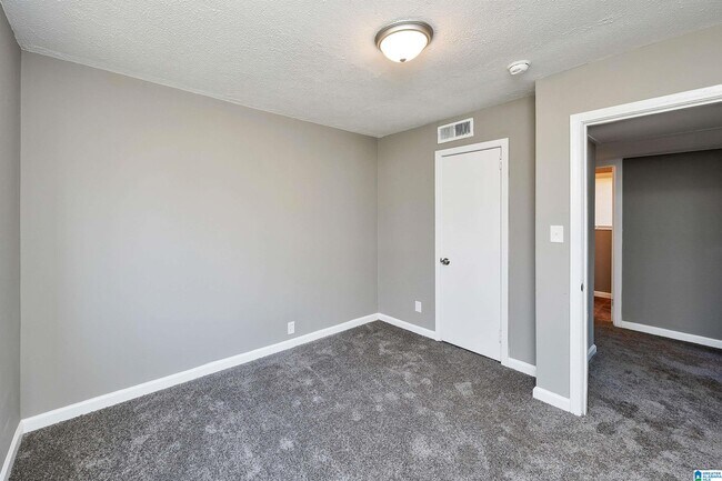 Building Photo - 212 Woodward Dr