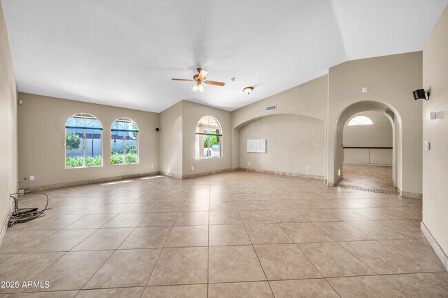 Building Photo - 5639 E Aire Libre Ave