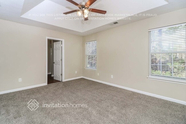 Building Photo - 2649 Lake Park Bend