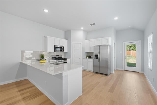 Building Photo - 908 Pne Bch Dr