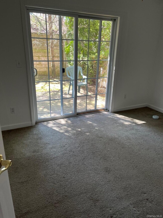 Building Photo - 45 Autumn Dr