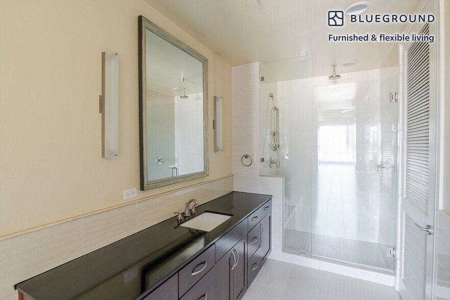 Building Photo - 214 Barton Springs Rd