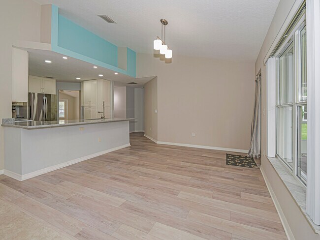 Building Photo - 105 Briarcliff Cir