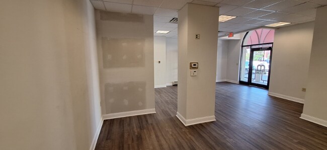 Building Photo - 723 Ridge Rd