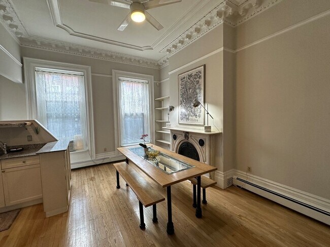 Building Photo - 36 Upton St
