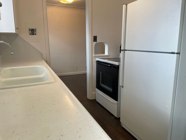Building Photo - Charming Newly Renovated 3-Bedroom Home!