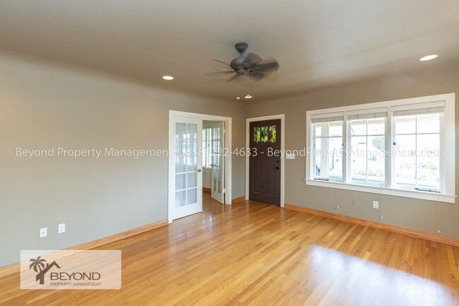 Building Photo - CHARMING 2 BEDROOM CRAFTSMAN BUNGALOW IN T...