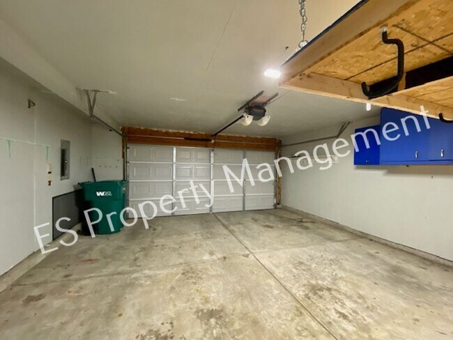 Building Photo - COMING SOON!! Gorgeous 3 Bedroom 2.5 Bath Home in Avon is Near Everything