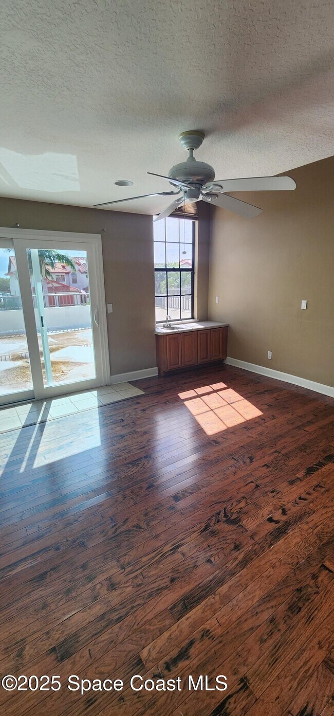 Building Photo - 2577 Sykes Creek Dr