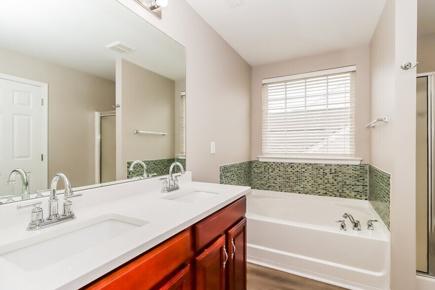 Building Photo - 10454 Samuels Way Dr