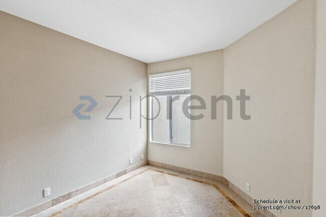 Building Photo - 445 Milan Dr