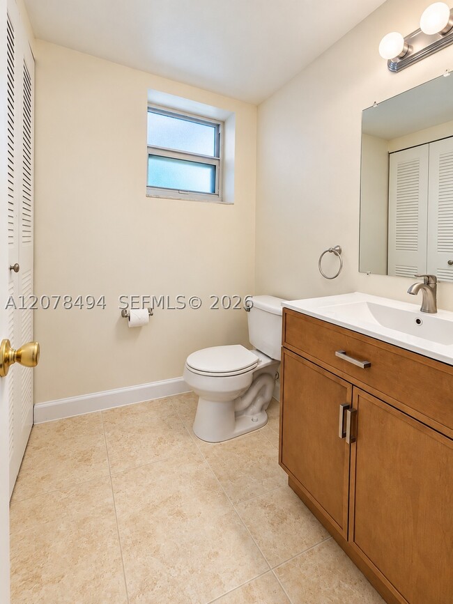 Building Photo - 3396 Foxcroft Rd