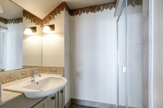 Building Photo - 3020 San Felipe St