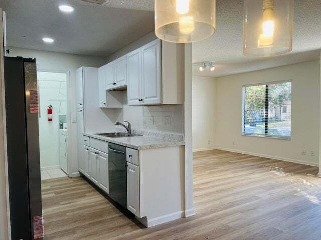 Building Photo - 11877 Sturbridge Ln