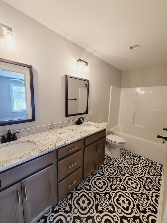 Building Photo - 1217 Lockewood Dr