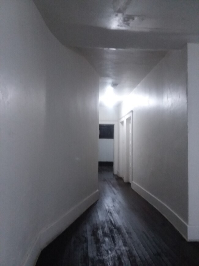 Building Photo - 182 Monterey St