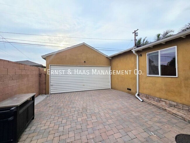 Building Photo - 4449 Shadeway Rd