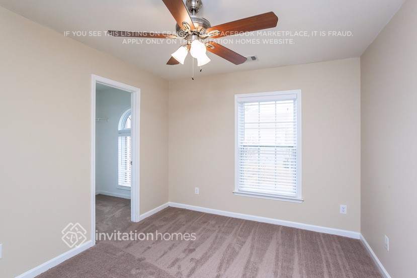 Building Photo - 4392 Walforde Blvd