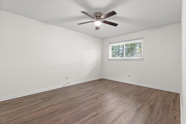 Building Photo - 3600 Gleason Dr