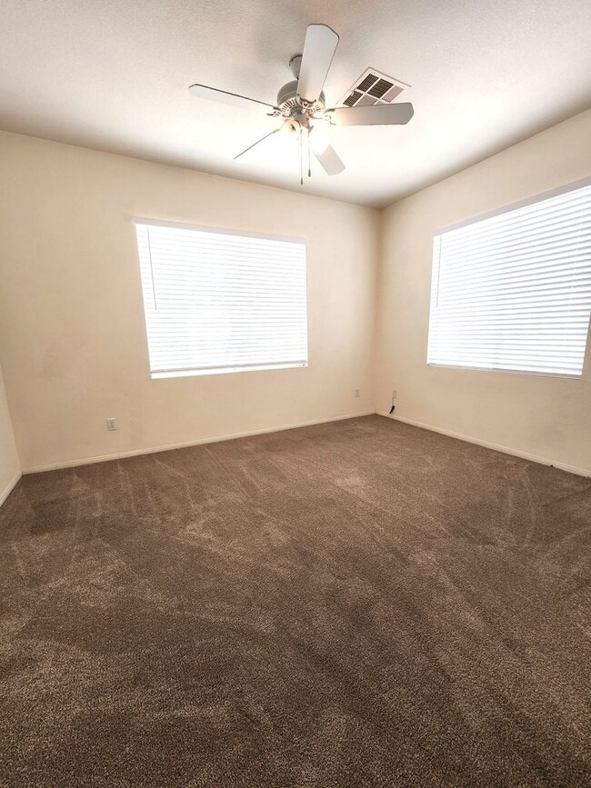 Building Photo - Silverado Ranch Single Story | 2 Bed | 2 Bath | 2-Car Garage