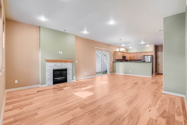 Building Photo - Beautiful 3 Bed, 2.5 Bath Rental Home in W...