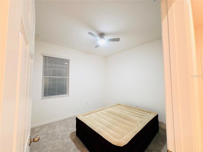 Building Photo - 1568 Sky Lks Dr