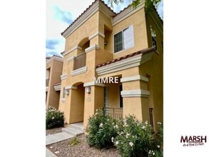 Building Photo - Very nice 3 bedroom town home with 2 car g...