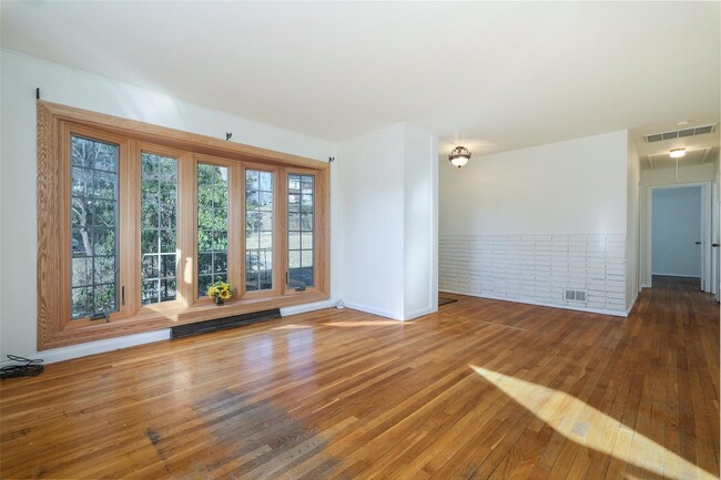 Building Photo - 48 Plum Rd