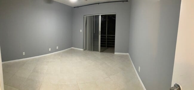 Building Photo - 282 Norwich L