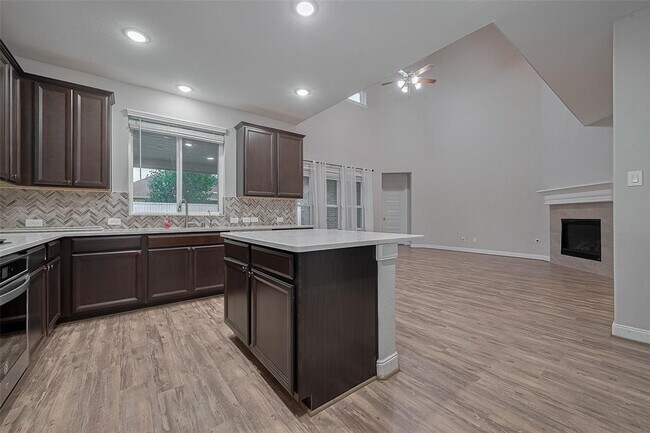 Building Photo - 707 Fresh Sage Crossing