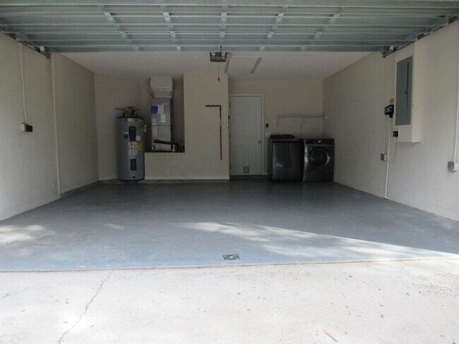 Building Photo - 657 Intracoastal Cir