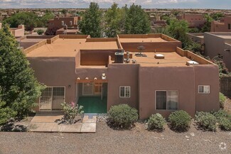 Building Photo - Single Level 3 Bedroom 2.5 Bath home in De...